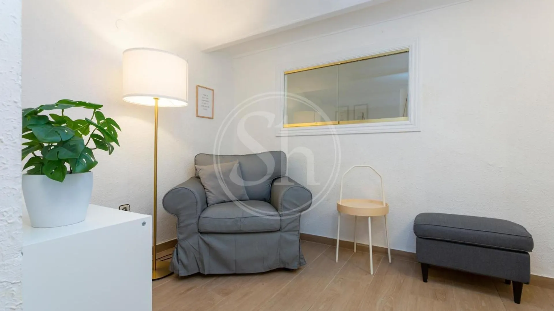 Practico Apartamento Cerca De Estacion De Sants Barcelona Apartmán